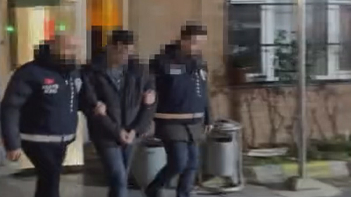 Havai fişekle saldıran platonik aşık yakalandı