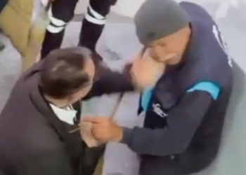 Hipodromda temizlik görevlisine tokat kamerada
