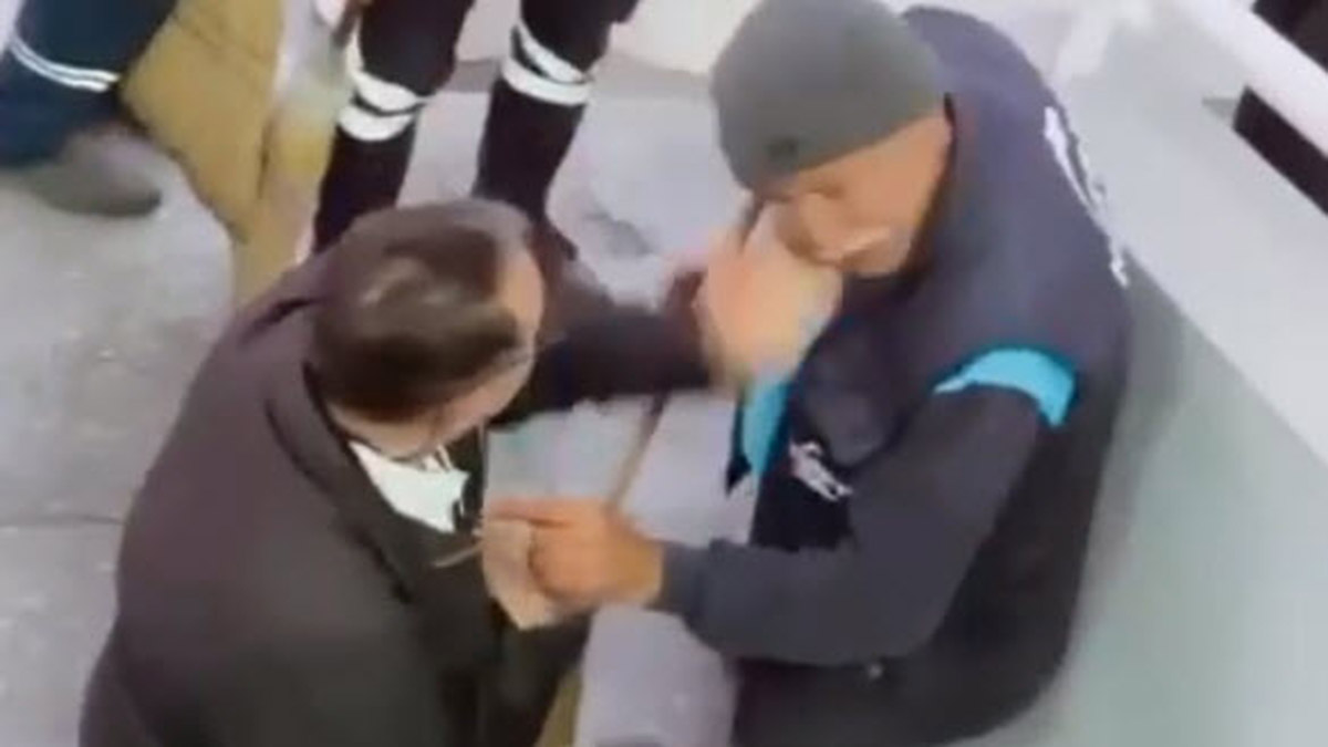 Hipodromda temizlik görevlisine tokat kamerada