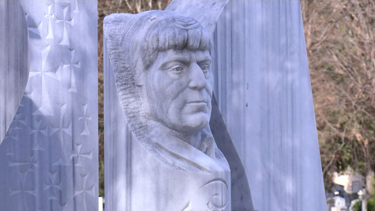 Hrant Dink mezarı başında anıldı 