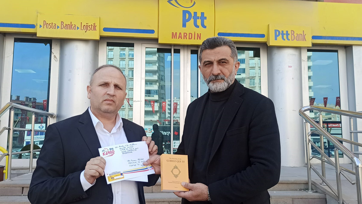 Irkçı siyasetçiye Mardin'den İngilizce çeviri Kur'an