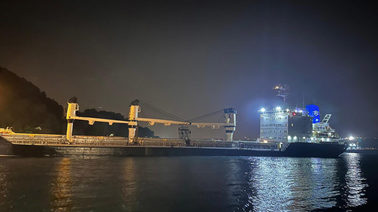 İstanbul Boğazı’ndaki gemi trafiği askıya alındı