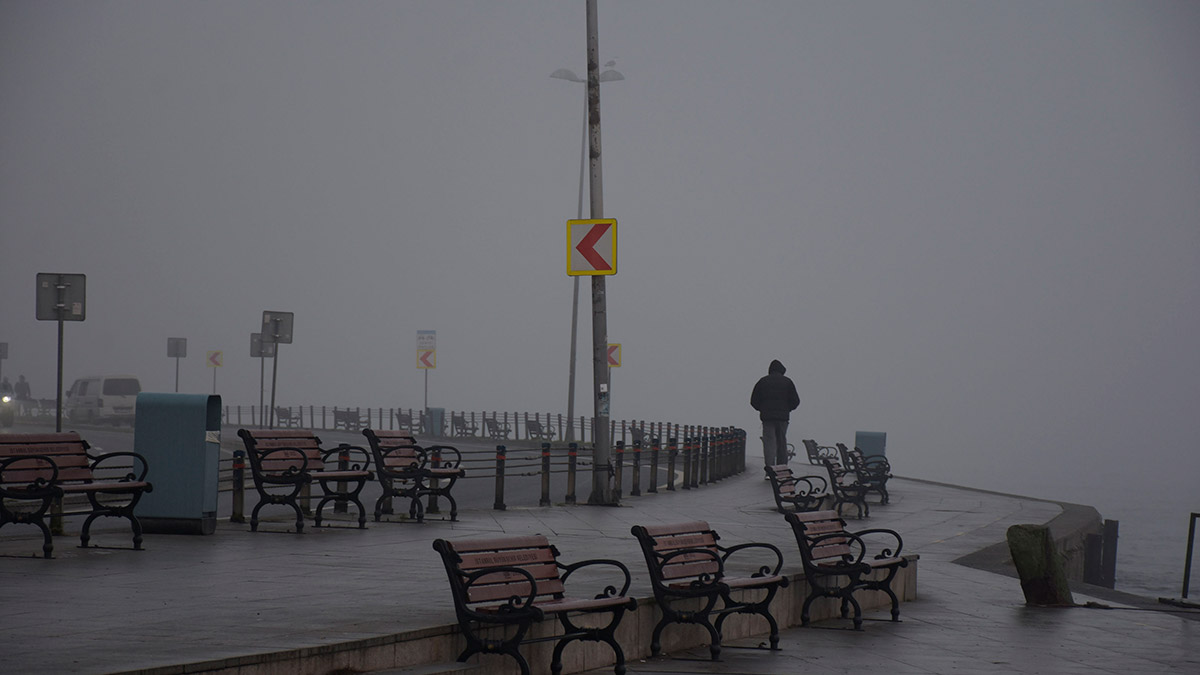 İstanbul'da yılın ilk iş gününde sis yoğunluğu