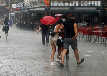İzmir için fırtına ve kuvvetli sağanak uyarısı