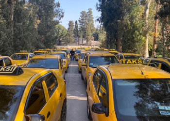 İzmir'de taksilerde indi-bindi ücreti 30 TL oldu