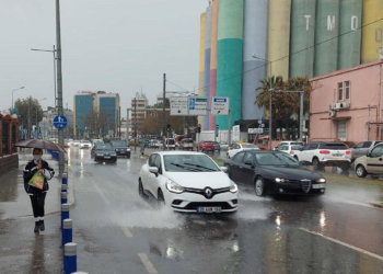 İzmir'e çok kuvvetli ve şiddetli sağanak uyarısı