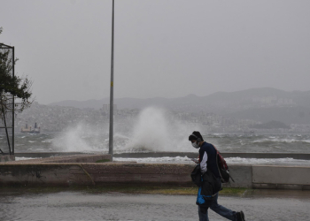 İzmir'e fırtına uyarısı