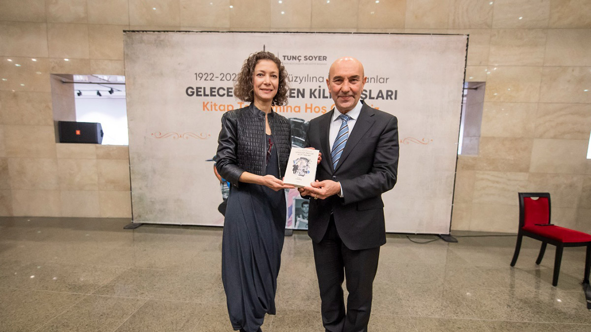 'İzmir'in Yüzyılına İz Bırakanlar' kitabı tanıtıldı