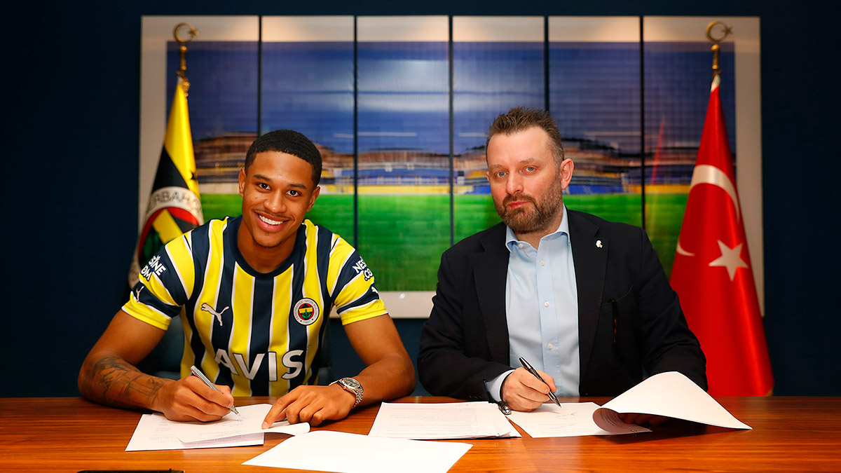 Jayden Oosterwolde resmen Fenerbahçe'de