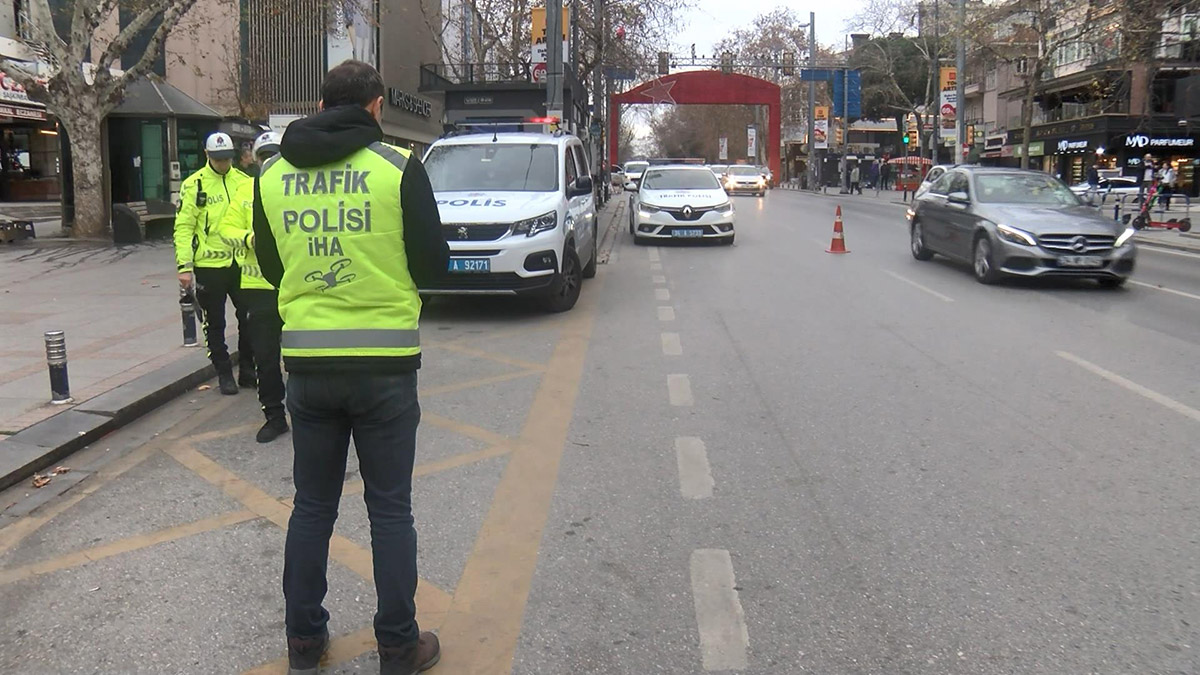Kadıköy’de drone destekli trafik denetimi