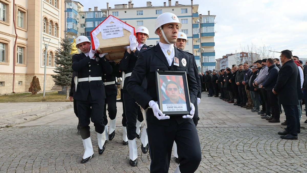 Kalp krizinden ölen polis memuru için tören