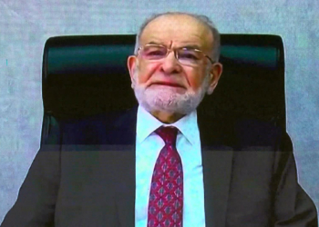 Karamollaoğlu'ndan Muhtarlar Buluşması'na katıldı