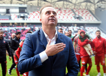 Karşıyaka'da Selahaddin Dinçel farkı