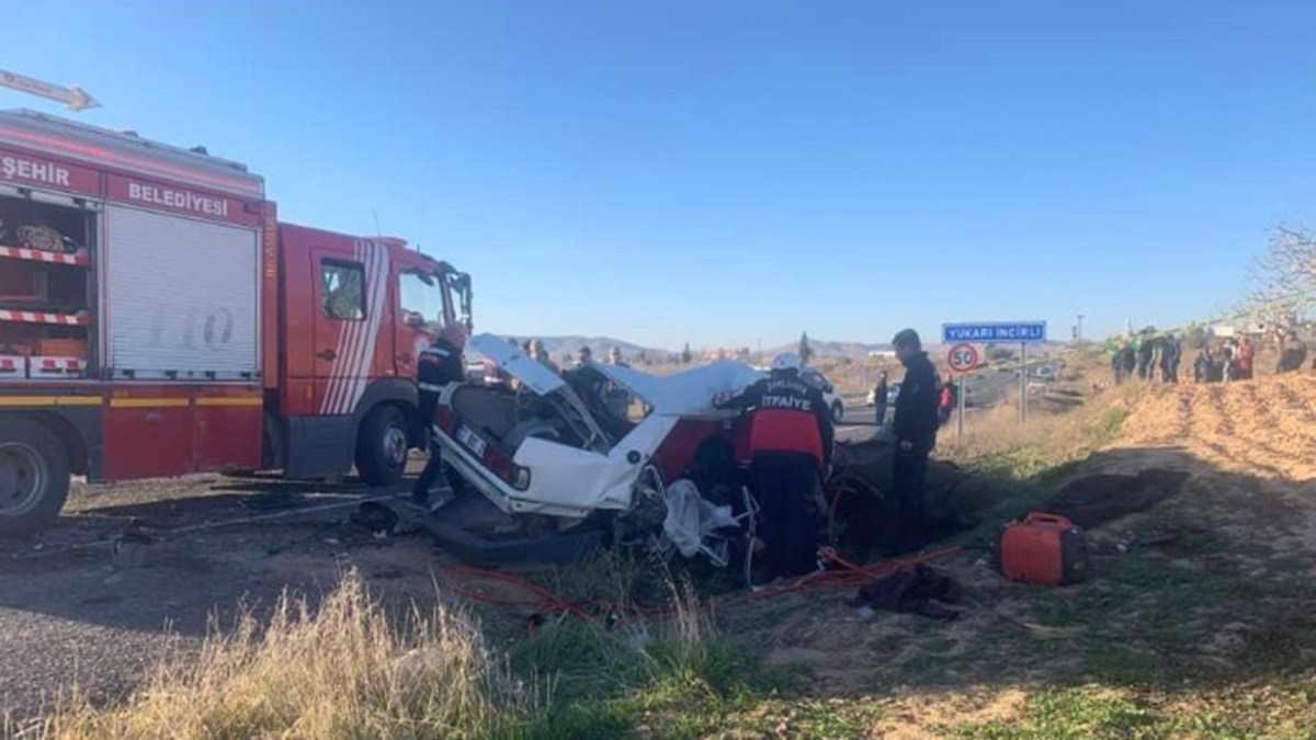 Kazada ölen 3 kişilik aile toprağa verildi