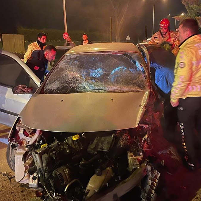 Kazada yaralanan Emre kurtarılamadı