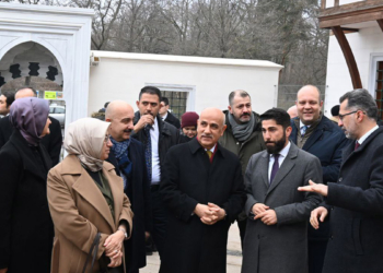 Kirişci, Berlin'deki Şehitlik Camii’ne gitti