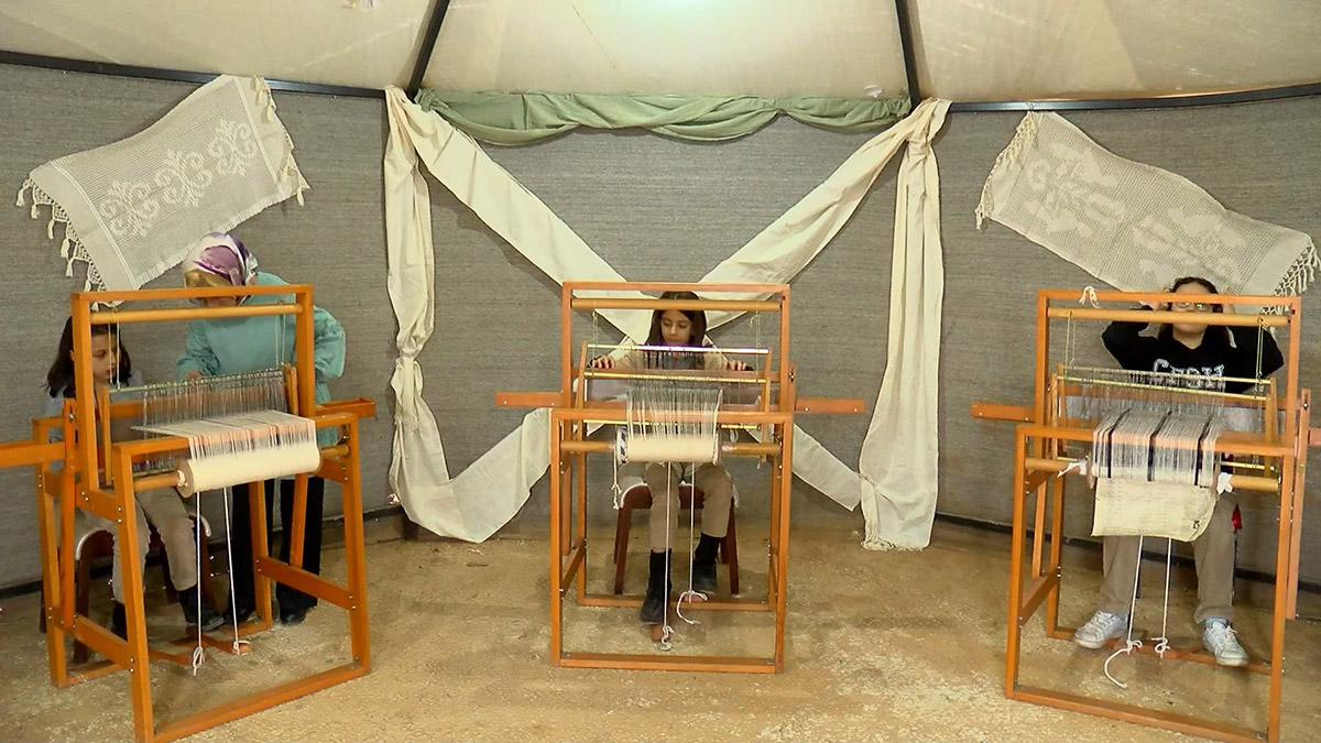 Köy Yaşam Merkezinde 7'den 70'e eğitim