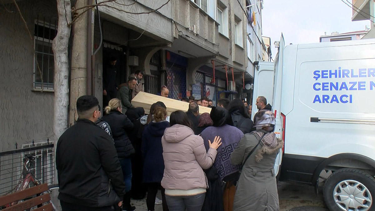 Küçükçekmece'de kadın evinde ölü bulundu