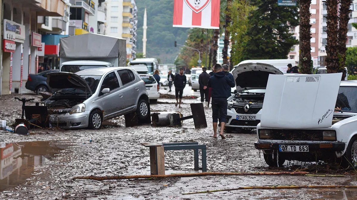 Kumlucadaki selde kimyasal kirlilik denize ulastiz - yaşam - haberton