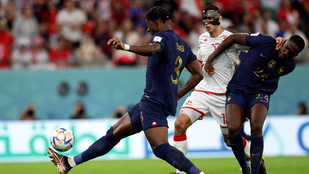 Man Utd ve Bayern, Axel Disasi'nin peşinde