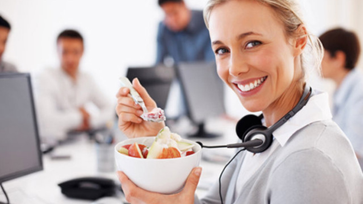 Masa başı çalışanlara beslenme önerisi