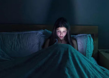 Mavi ışık melatonin hormonunu baskılıyor