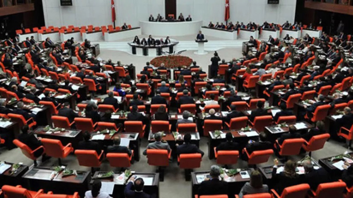 Meclis'te, 'sözleşmeliye kadro' mesaisi  