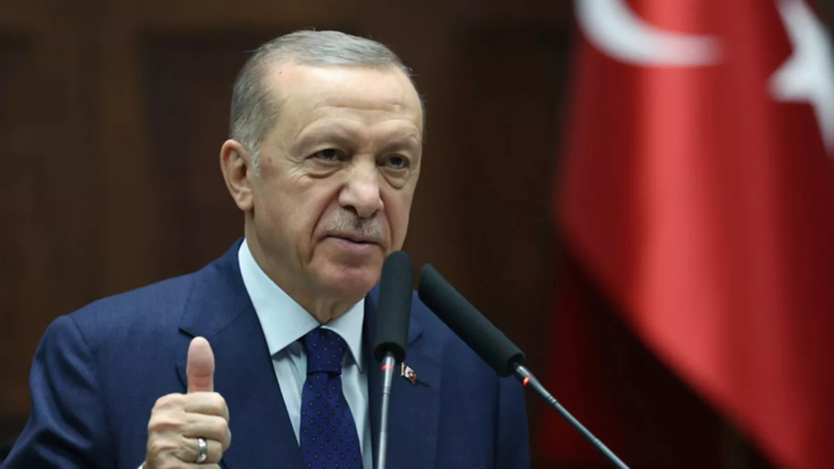 Partisinin grup toplantısında konuşan cumhurbaşkanı recep tayyip erdoğan, memur ve emekliye zam oranını yüzde 25'ten yüzde 30'a çıkardığını duyurdu.