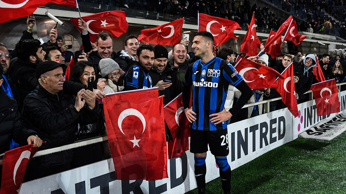 Merih Demiral'a İtalya'da sevgi seli