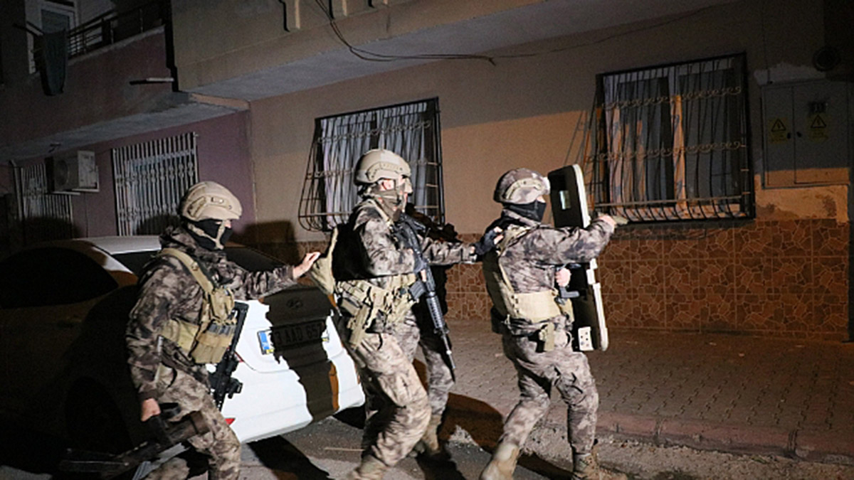 Mersin'de şafak vakti operasyonu