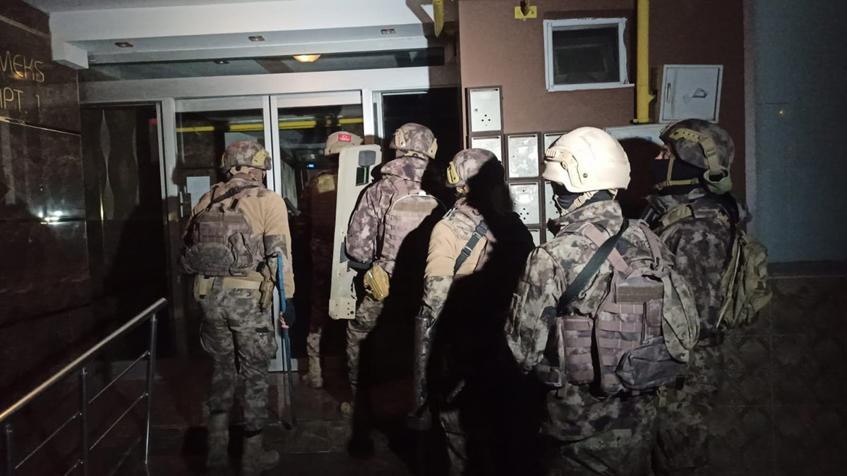 Mersin'de şafak vakti operasyonu