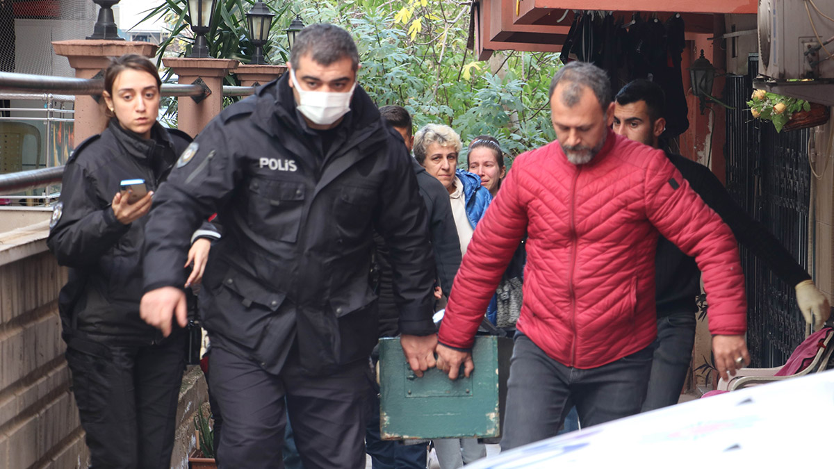 Oğluyla yaşadığı evde ölü bulundu