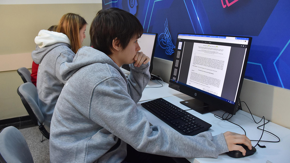 Öğrenciler, küresel ısınmaya oyunla dikkat çekiyor