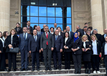 Özer'den Bakü Mesleki Eğitim Merkezi'ne ziyaret