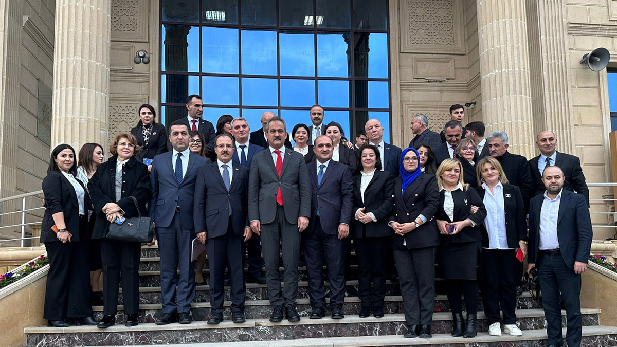 Özer'den Bakü Mesleki Eğitim Merkezi'ne ziyaret