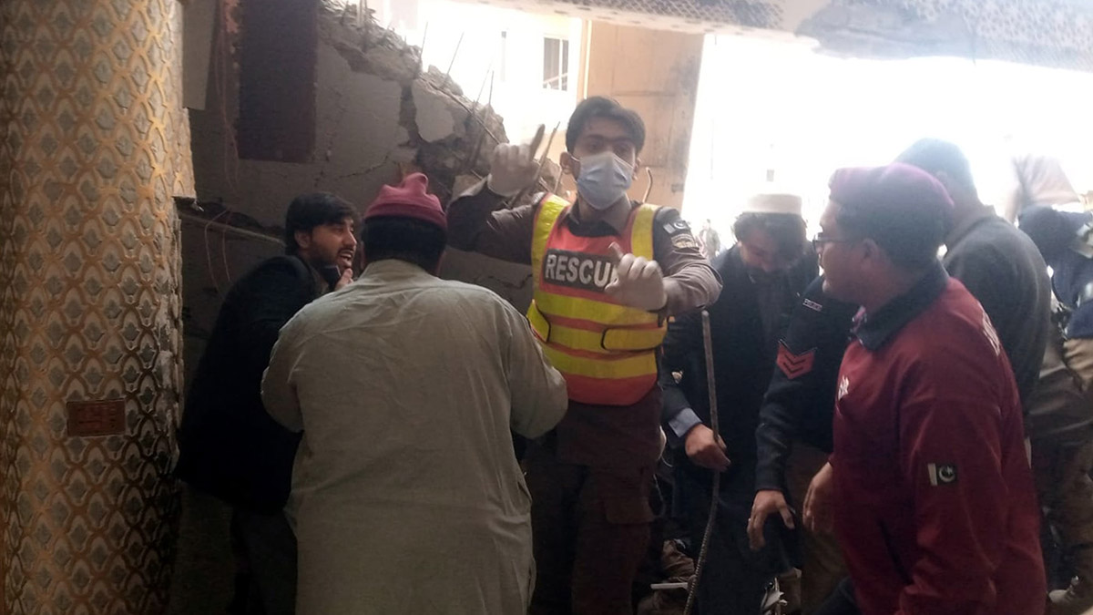Pakistan’da cami saldırısında can kaybı 83’e yükseldi