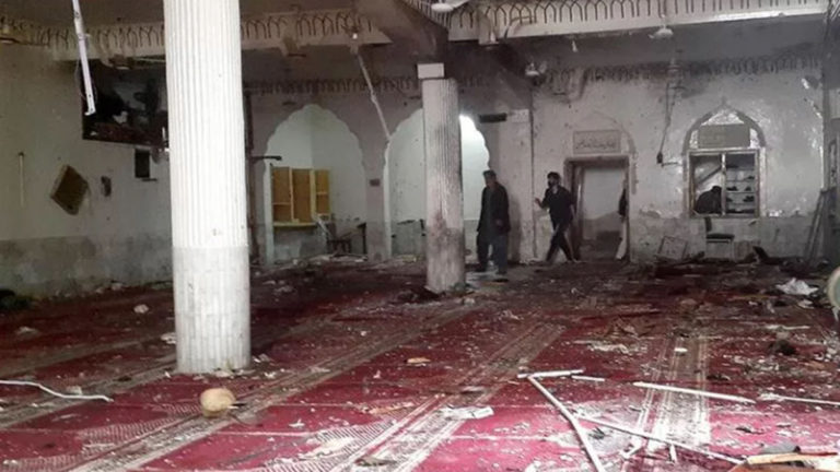 Pakistan’da camiye bombalı saldırı: 50 yaralı