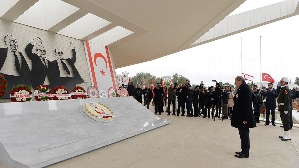 Rauf Raif Denktaş, anıt mezarında anıldı