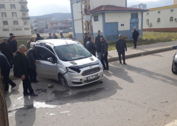 Refüje çıkan otomobil devrildi: 1 yaralı