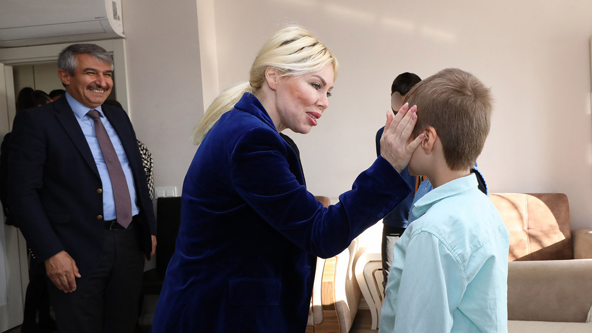 Rektör Özkan, Cem Muhammet'i ziyaret etti