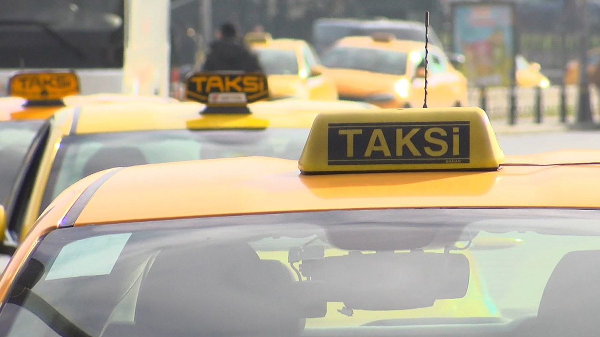 Sabıkalı taksicinin "kartı" tartışma konusu oldu