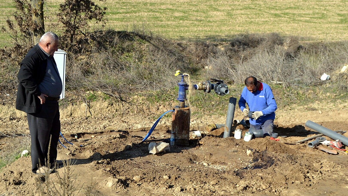 Salihli'de sondaj kuyusunda petrol izine rastlandı