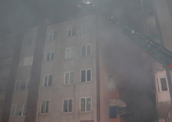 Samsun'da bina yangını; 6 kişi dumandan etkilendi