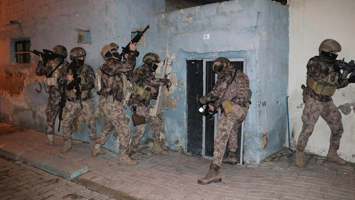 Şanlıurfa'da şafak vakti uyuşturucu operasyonu