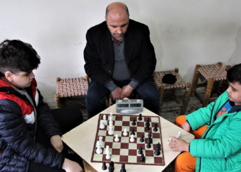'Satranç Kahvesi'nde şampiyonluğa hazırlanıyor