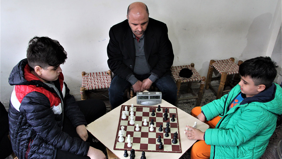 'Satranç Kahvesi'nde şampiyonluğa hazırlanıyor