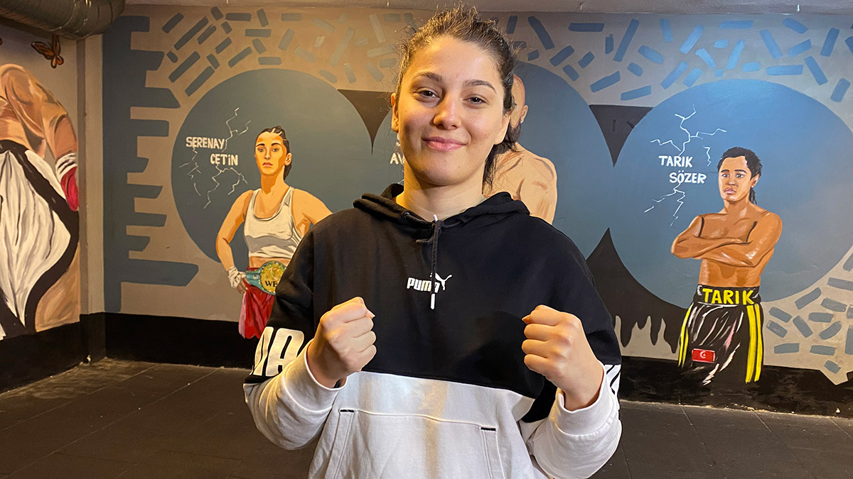 Seren Ay Çetin, gözünü altın kemere dikti