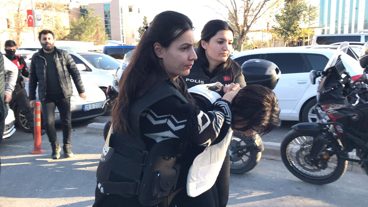 Sevgilisini öldüren Berivan, tutuklandı