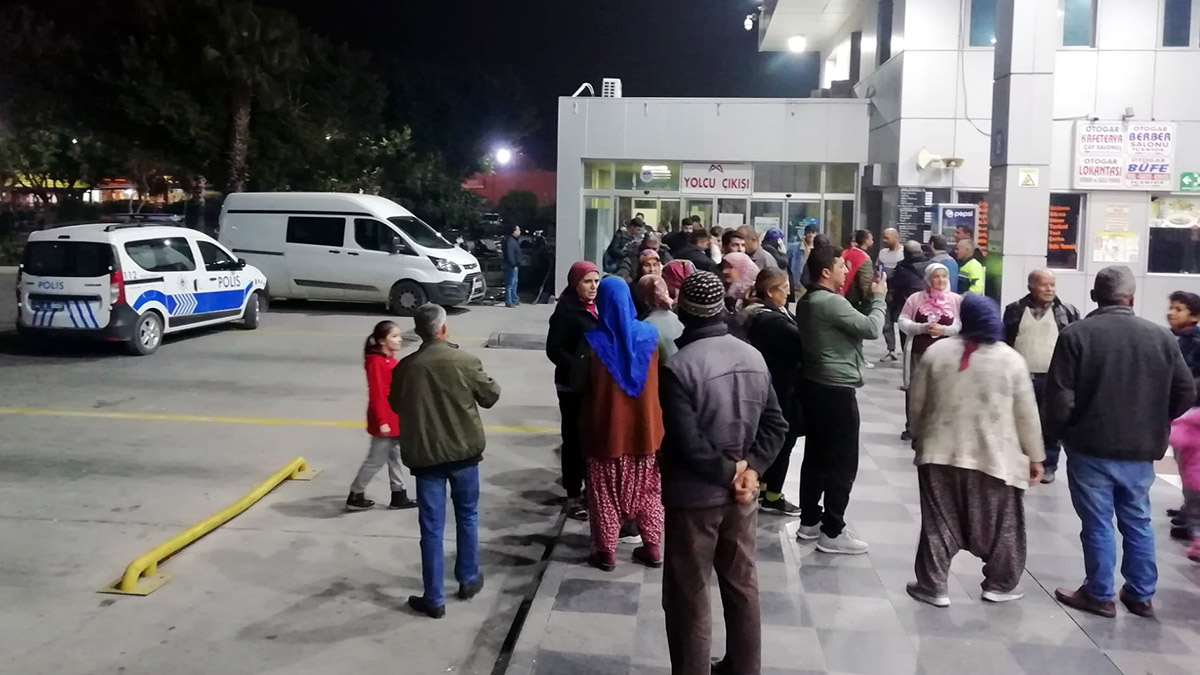 Silifke otobüs terminalinde el bombası paniği