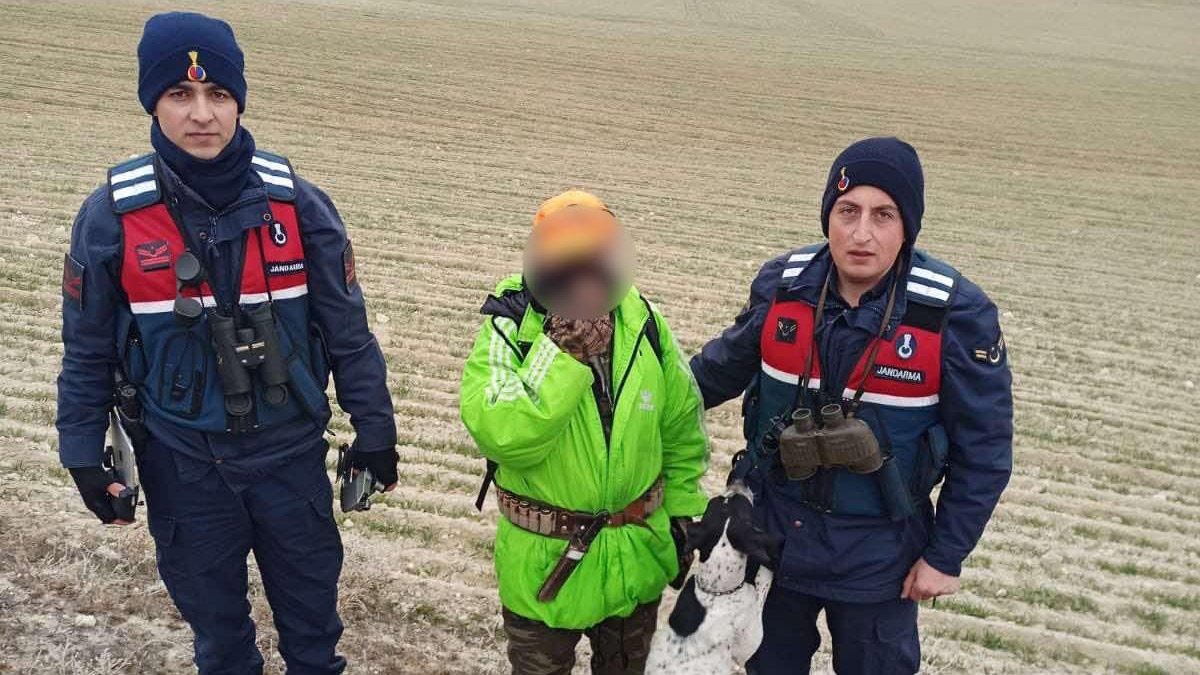 Siste kaybolan avcıyı jandarma dronla buldu